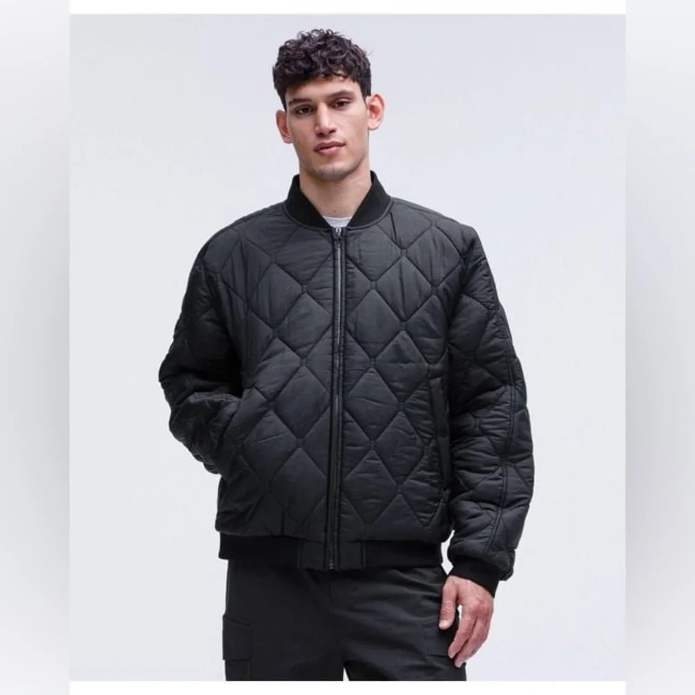 NWOT Men's black Reversible Insulated Bomber Jacket - Picture 7 of 8